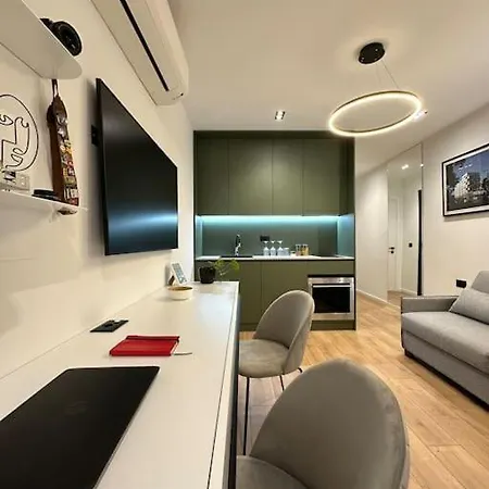 Elegant - Center