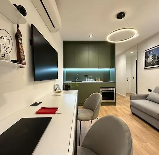 Elegant - Center
